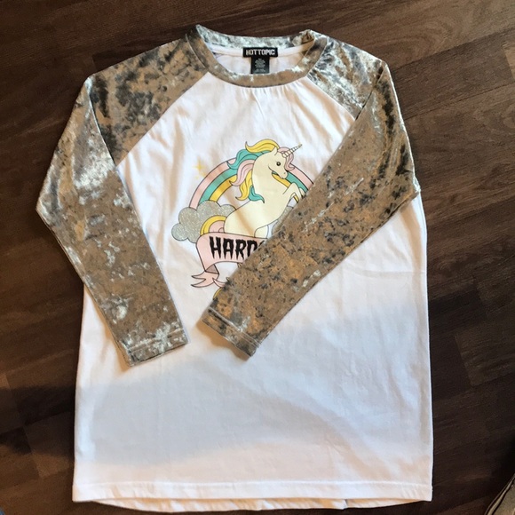 Hot Topic - Picture 4 of 5